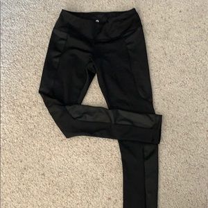 90 Degree Reversible Leggings Size Medium